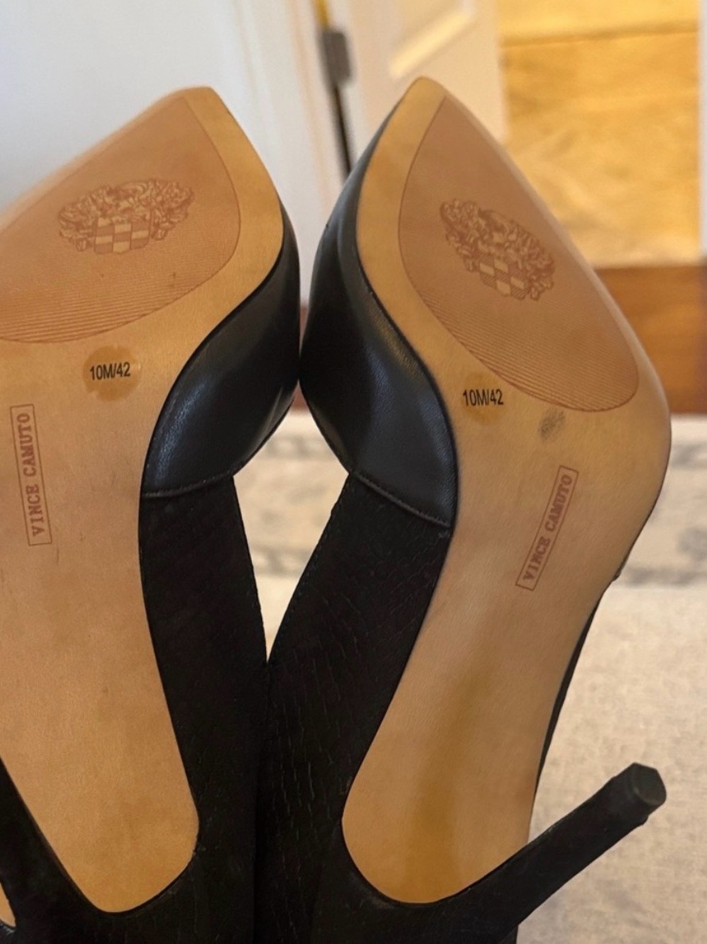 Vince Camuto Black Leather D'Orsay Stiletto Pumps Size 10M / 42 NWOB - Picture 4 of 4